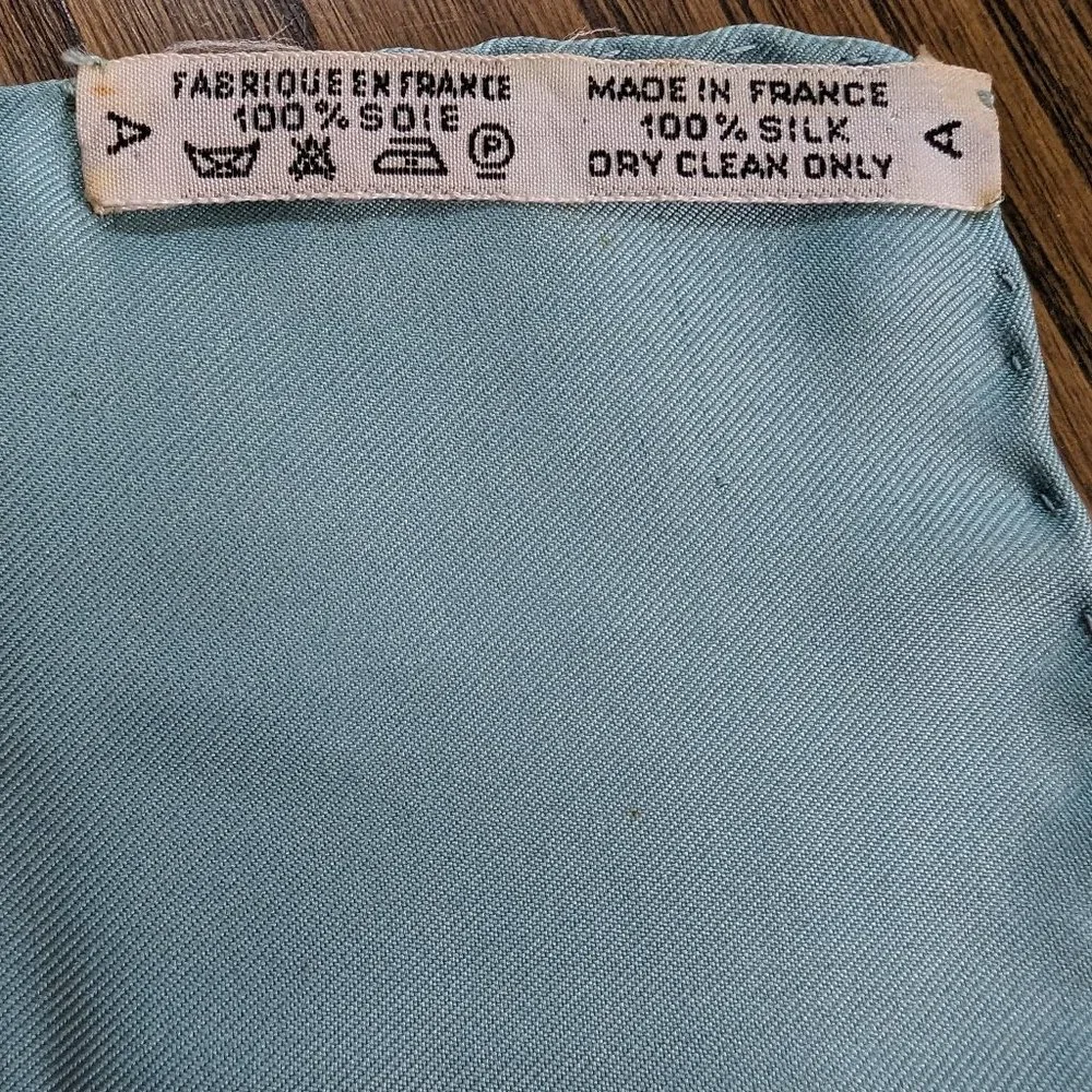 Vintage Hermes Cols Verts Blue Pastel 90 cm Silk Scarf Rare - Picture 13 of 16